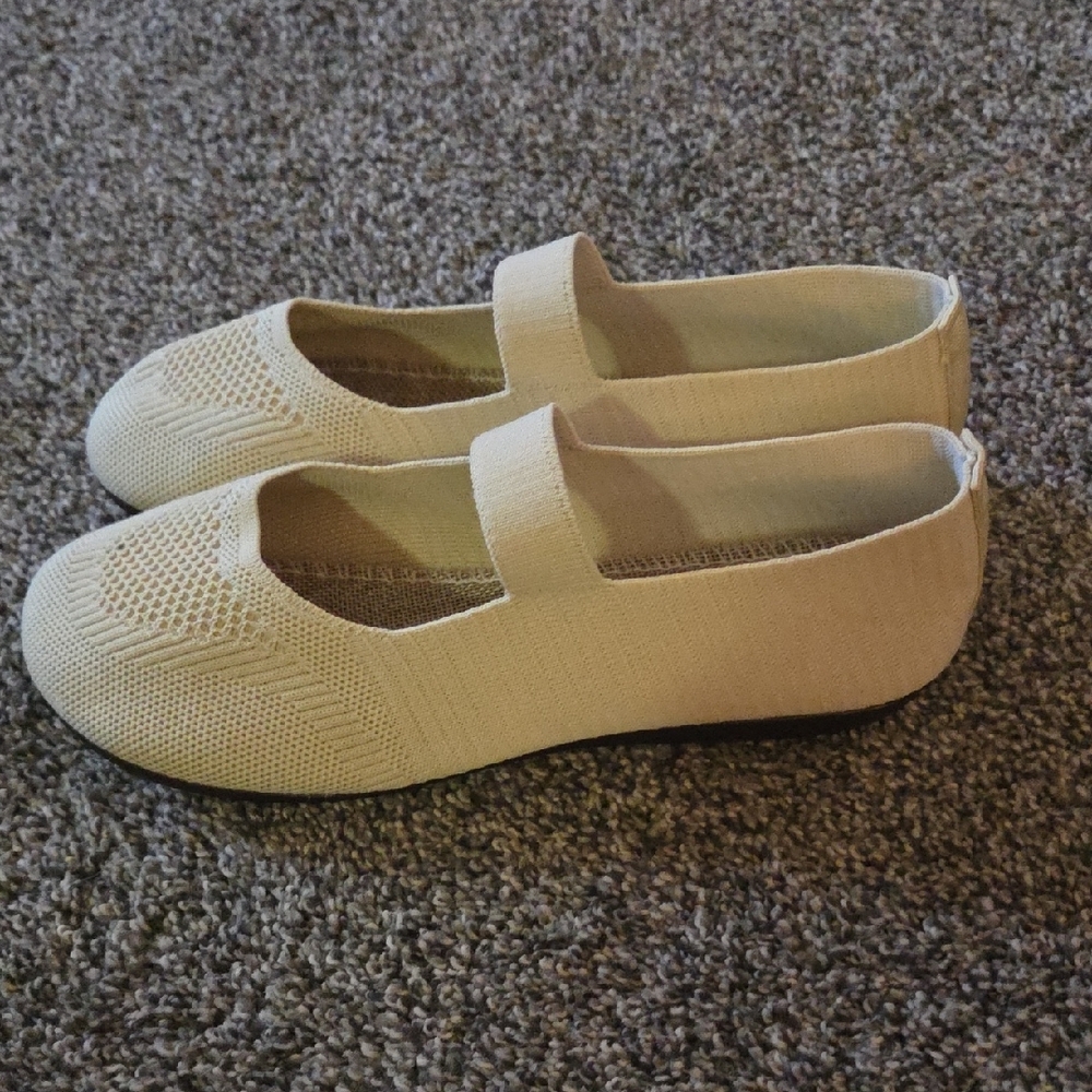 Women's Beige and Black Knit Ballet Flats - Picture 3 of 10